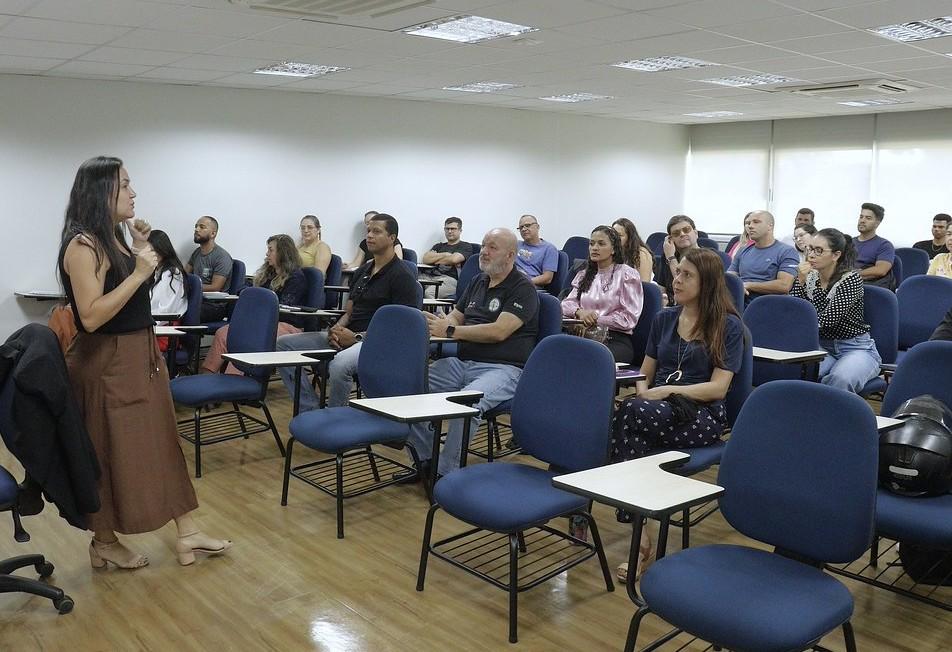 Capa da notícia: Seec lança Plano de Capacitação 2026 para gestores de contratos